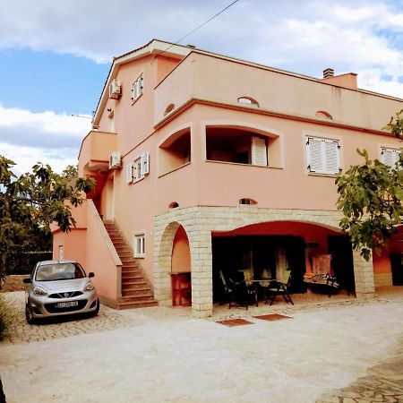 Apartments Ivanka G Malinska Exterior photo
