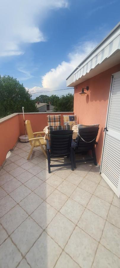 Apartments Ivanka G Malinska Exterior photo